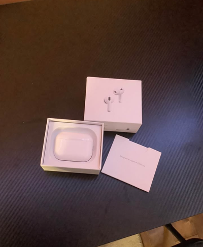 airpods pro 3 neuf jamais utiliser contacter moi pour plus d'information négociable