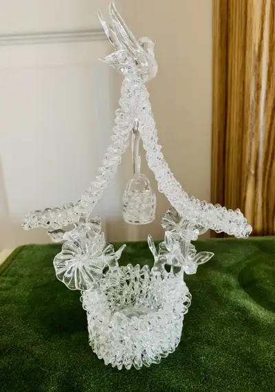 This is for a Beautiful Large Vintage Spun Art Blown Glass Wishing Well. The pail or bucket is movin...