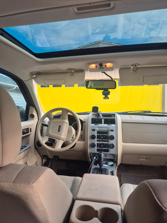 2010 ford escape in Cars & Trucks in Downtown-West End - Image 2