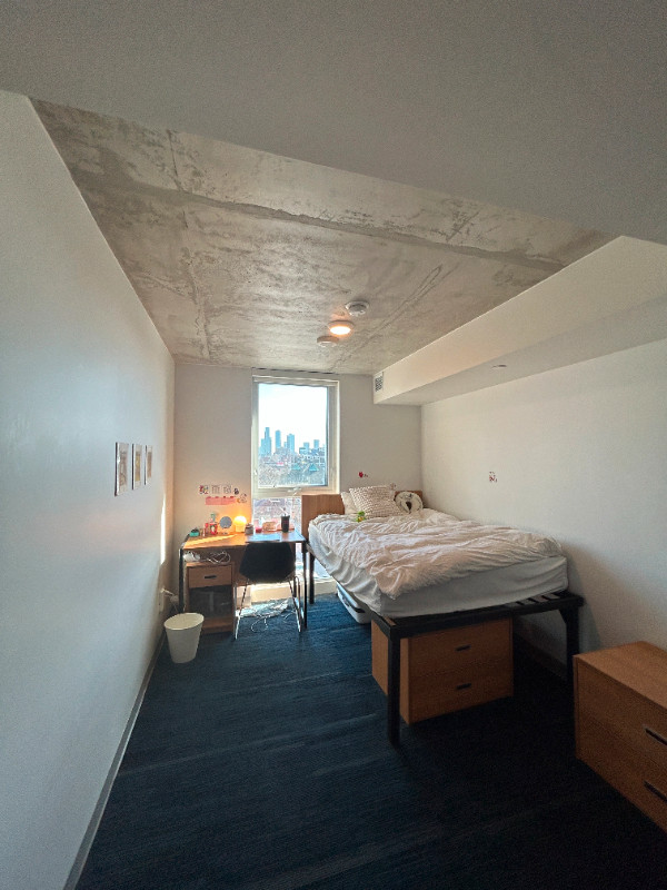 SUBLET Private accommodation in a 5 Bed 2 Bath Standard in Room Rentals & Roommates in City of Toronto - Image 2
