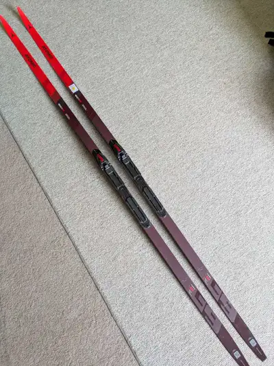Atomic C9 Carbon classic cross country skis, View more