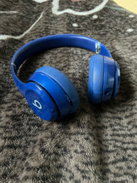 Functional Beats Solo 3 full Bluetooth headphones