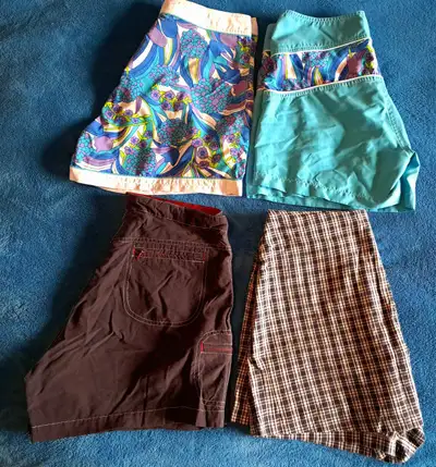 *Ladies Summer Shorts Size M For Sale1 Pair Blue Shorts with v, View more