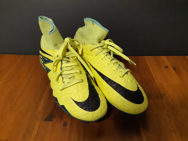 Nike Hypervenom Phantom II FG  Soccer Cleats Size 6 in Soccer in City of Toronto