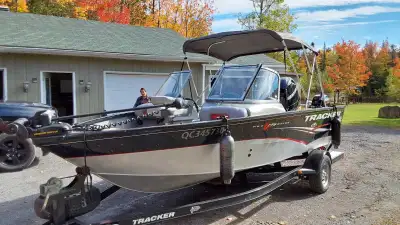 Bateau tracker 175 .. 1moteur 115hp 1 moteur 9.9 hp et un moteur électrique 55 .1 sonor humminbird t...