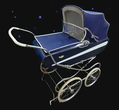 PHOTOGRAPHERS DELIGHT FOR BABY PHOTOSHOOTS. REDUCED FROM 160 YO 65. NEED GONE! PRAM ANTIQUE 1960s ba...