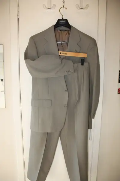 Men's Suit/Grad Suit, View more