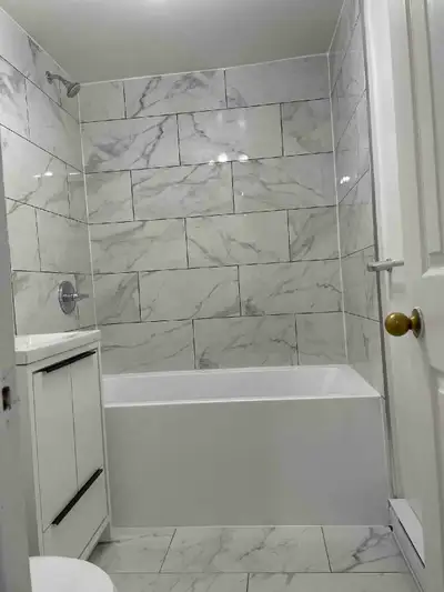 Appartement 4½ à louer – LAVAL DUVERNAY Beau 4½ entièrement rénové, situé au rez-de-chaussée, dans u...