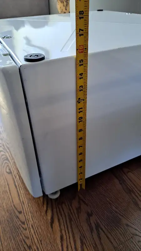 Kenmore Laundry Pedestal with Storage Drawer in Washers & Dryers in Ottawa - Image 6