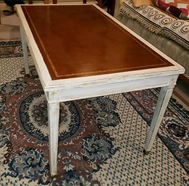 MCM Vintage Coffee Table- Leather top, Solid in Coffee Tables in Calgary - Image 3