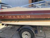 Maxum boat 