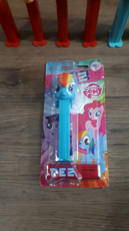 Pez collection set, Walt Disney, hello Kitty, 7 of them in Toys & Games in Ottawa - Image 4