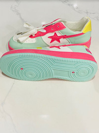 Girls Low Cut Sneakers! Size 5