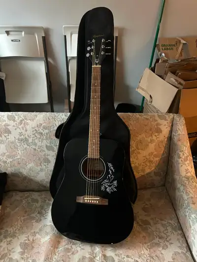 Acoustic Epiphone starling EB with carrying case, View more