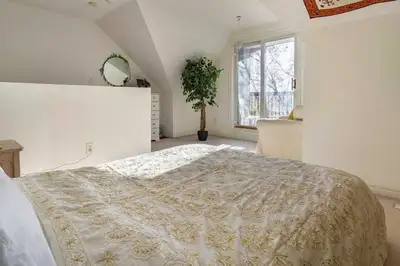 Beautiful Furnished Shared Home ✨ Bright Spacious 2700Sqft 5 Levels Boho Style Decor Plenty of Natur...