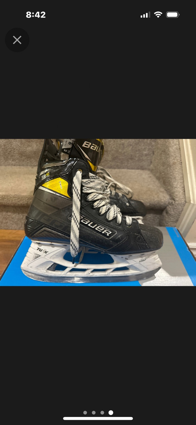 Bauer supreme  in Hockey in Kawartha Lakes - Image 2