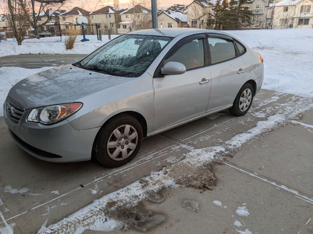 2010 Hyundai Elantra 4dr - Manual 156,000km in Cars & Trucks in Calgary