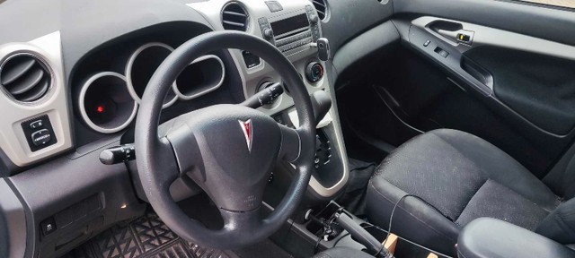 2009 Pontiac Vibe 2.4L Auto in Cars & Trucks in London - Image 4