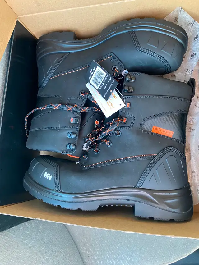 Helly Hanson Work Boots Size 9 and 10.5 in Men's Shoes in Sudbury - Image 4