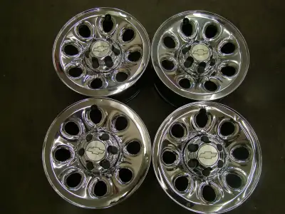 4-17" 6X139.7 MM (5.5")ORIGINAL FACTORY GM TRUCK CHROME RIMS WITH CHEV OR GMC CAPS Good way to upgra...
