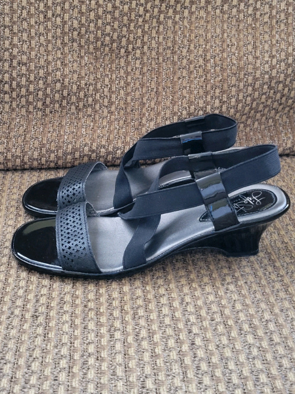 Strappy sandal  dans Femmes - Chaussures  à Région d’Oshawa/Durham