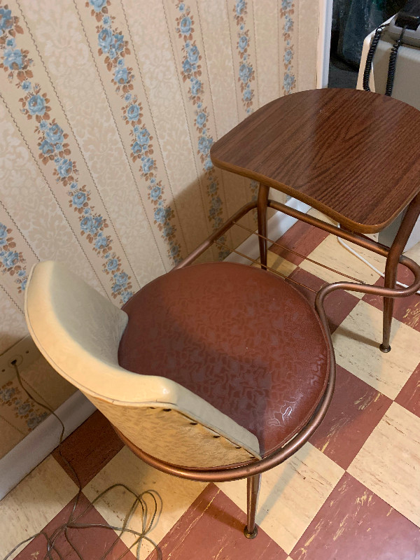 Rare 1950’s Swivel Seat Telephone Table ! in Other Tables in City of Toronto - Image 4