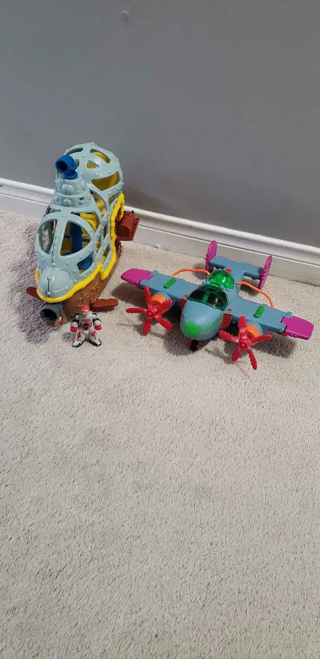 Fisher-Price Rescue Heroes Airplane and submersible in Toys & Games in Oakville / Halton Region - Image 2