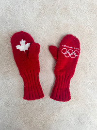 Olympic 2010 Red WoolenMittens, small