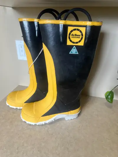 NEW: AirBoss Firefighter Steel Toe Boots SIZE 5, nice looking boot, you can try on for fit, unisex C...