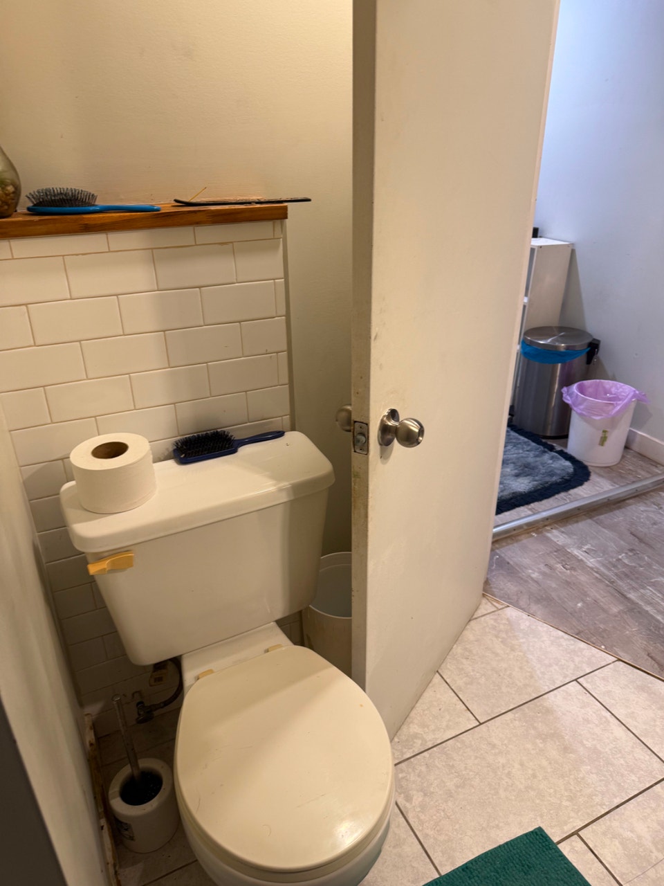 2 1/2 in NDG quiet street. Very clean. 1100 $/month 5