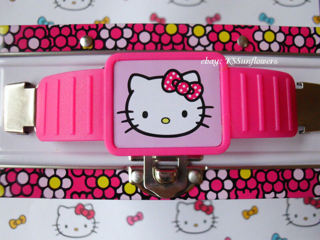 Hello kitty necklace & Hello Kitty Hearts Print Tin Lunchbox in Jewellery & Watches in Oshawa / Durham Region - Image 3