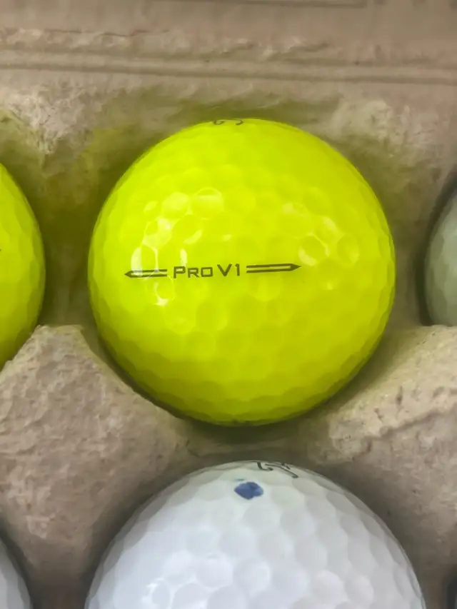 Titleist Pro V1 golfballs (18 balls) in Golf in Calgary - Image 3