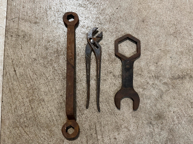 Antique hand tools. Wrenches. Shop/ Garage tools. All for $10 in Hand Tools in Brantford