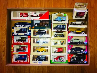1:43 - 1: 32 - 1:24 DIE-CAST CARS & TRUCKS, View more