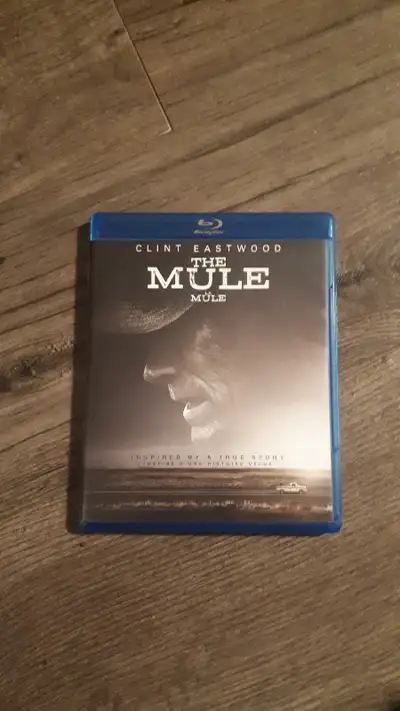 * * Please Read * * Location East Ottawa Blu-Ray The Mule 2018 Drama/Crime Broke, alone and facing f...