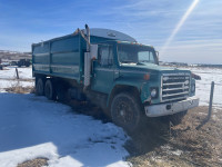 Grain/silage truck