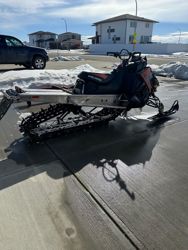 2016 Polaris Assault 800 in Snowmobiles in Red Deer - Image 3