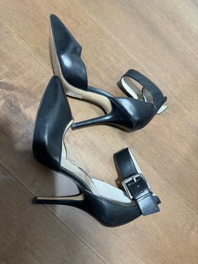 Michael Kors Shoes in Women's - Shoes in City of Toronto - Image 4