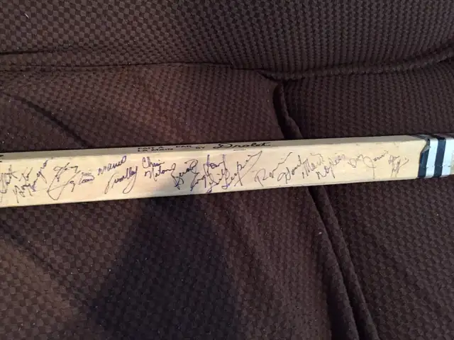 1979/80 Montreal Canadiens team autographed Jarvis hockey stick in Arts & Collectibles in Winnipeg - Image 9