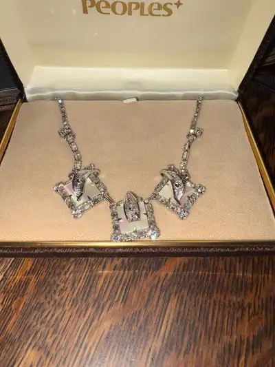 Vintage Jay Flex Sterling / Mother of Pearl crystal necklace, View more