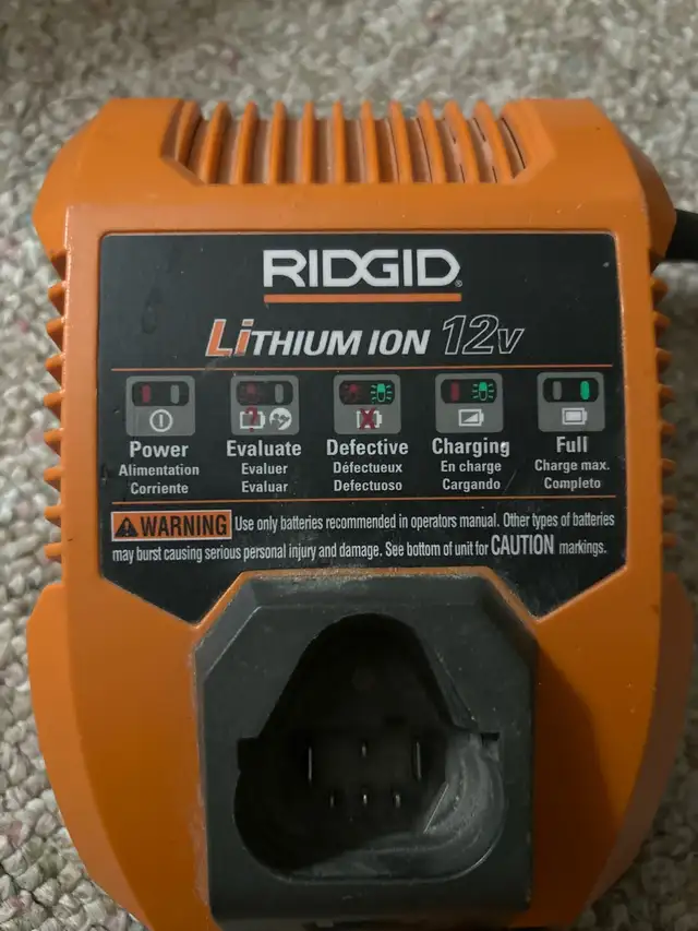 Ridgid 12V Charger in Power Tools in Kitchener / Waterloo - Image 2
