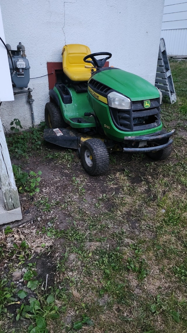 2011 johndeere D130 lawn mower Farming Equipment Regina Kijiji