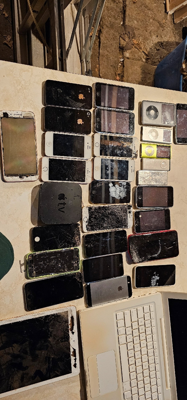 Apple products in Cell Phones in Sarnia - Image 3