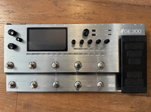 MOOERGE300 Amp Modelling, Multi Effects, Guitar Pedal in Amps & Pedals in City of Toronto - Image 3