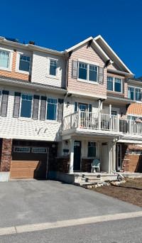 Half Moon Bay Barrhaven 2 Bed 2.5 Bath Townhome for Rent