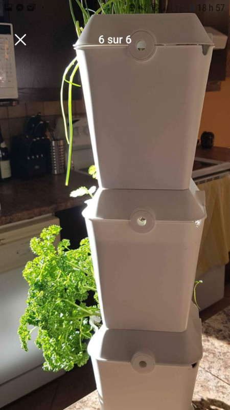 Mini jardin vertical en plastique blanc recýclable dans Plantes, engrais et terreaux  à Trois-Rivières - Image 4