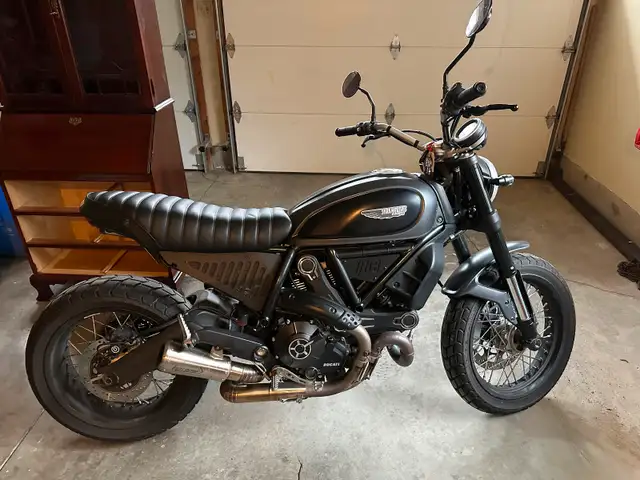 2018 DUCATI Scrambler Street Classic 803cc in Street, Cruisers & Choppers in London - Image 10