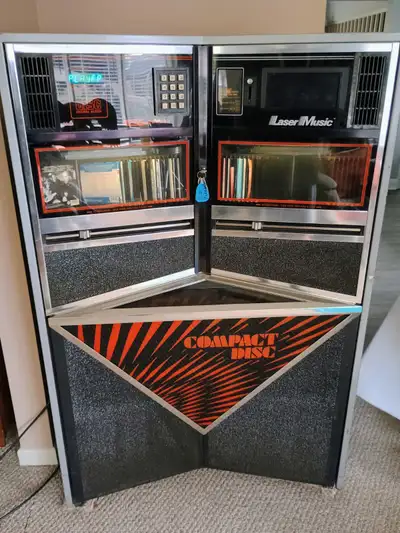 Seeburg Jukebox , plays CDs . It's in good shape and works great . $900 message for any questions or...