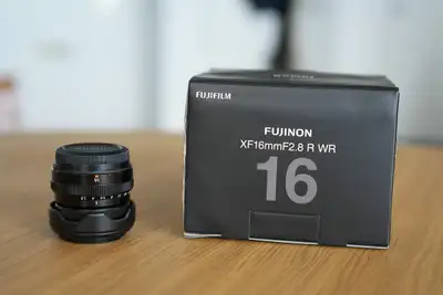 Compact, lightweight 16mm lens for Fujifilm X-mount cameras. Only selling because I'm moving to E-mo...