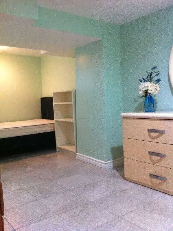 Cozy room near U of W utilities Wi-Fi included 63849107780737120
